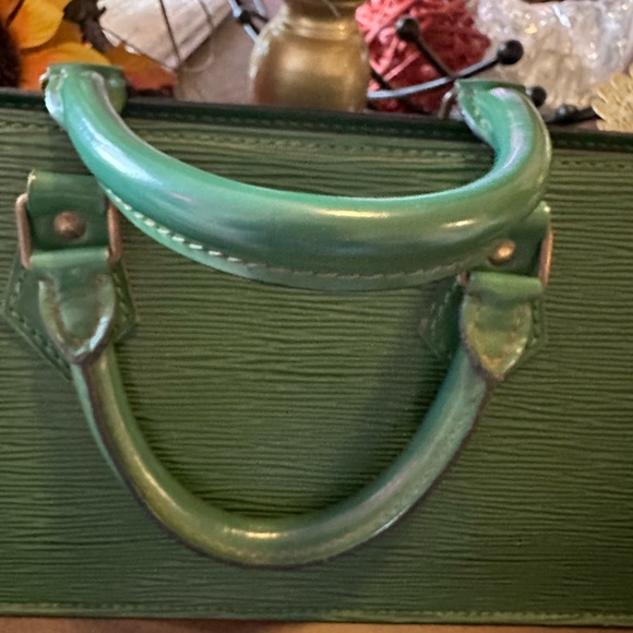 Louis Vuitton Epi 💚💚💚 - Picture 3 of 12